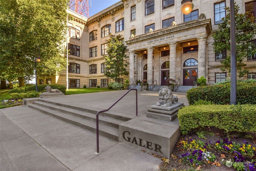 Photo of 201 Galer St St #365, Seattle, WA 98109 (MLS # 2225061)