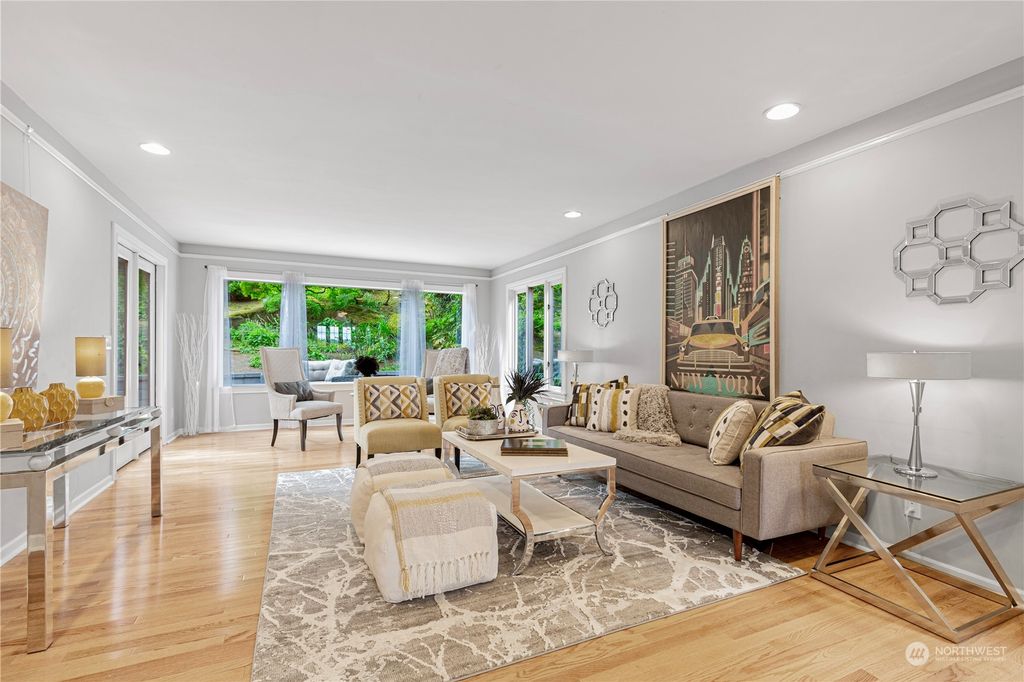 Photo of 711 W Florentia Place, Seattle, WA 98119 (MLS # 2239429)