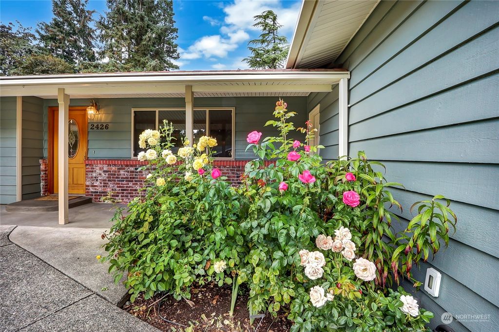 Photo of 2426 SW 308th Place, Federal Way, WA 98023 (MLS # 2282199)
