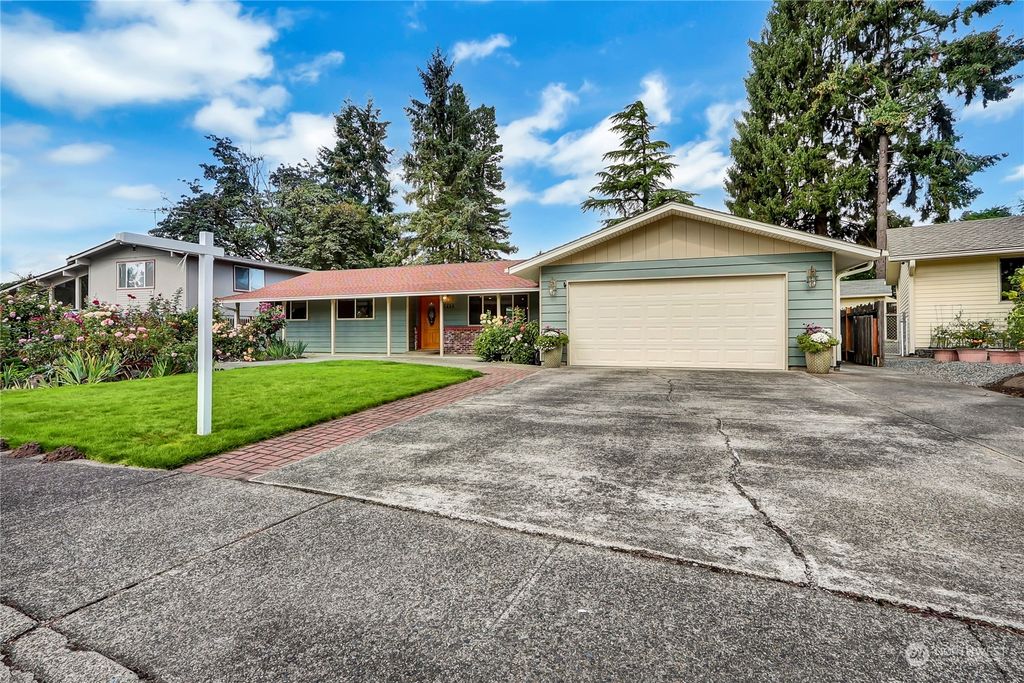Photo of 2426 SW 308th Place, Federal Way, WA 98023 (MLS # 2282199)