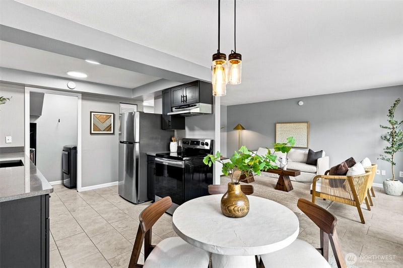 7403 Fairview Road SW 5