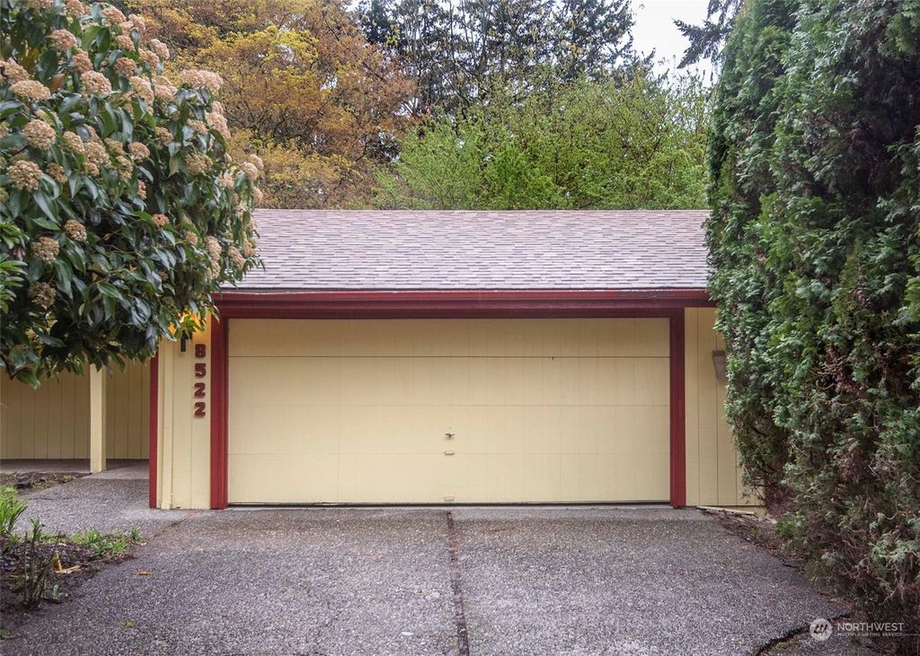 Photo of 8522 SE 79th Place, Mercer Island, WA 98040 (MLS # 2214587)