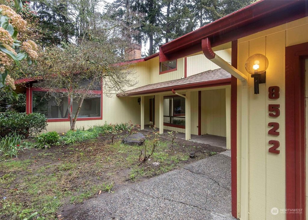 Photo of 8522 SE 79th Place, Mercer Island, WA 98040 (MLS # 2214587)