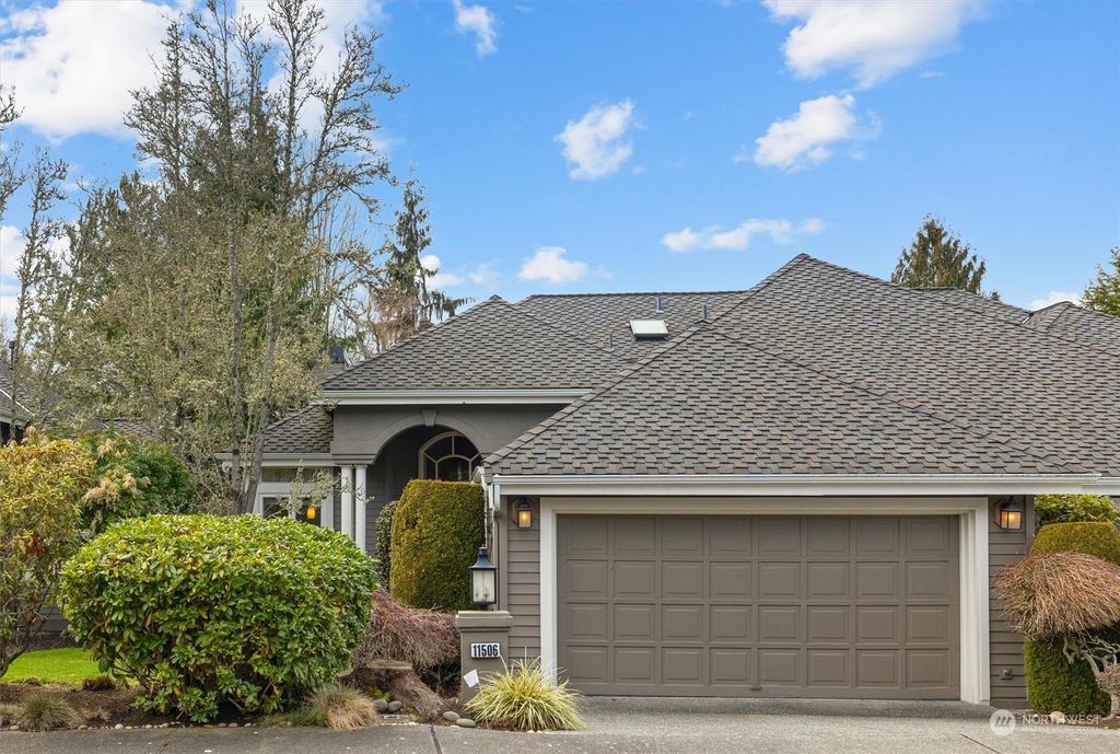 Photo of 11506 W Oakmont Drive, Mukilteo, WA 98275 (MLS # 2202898)