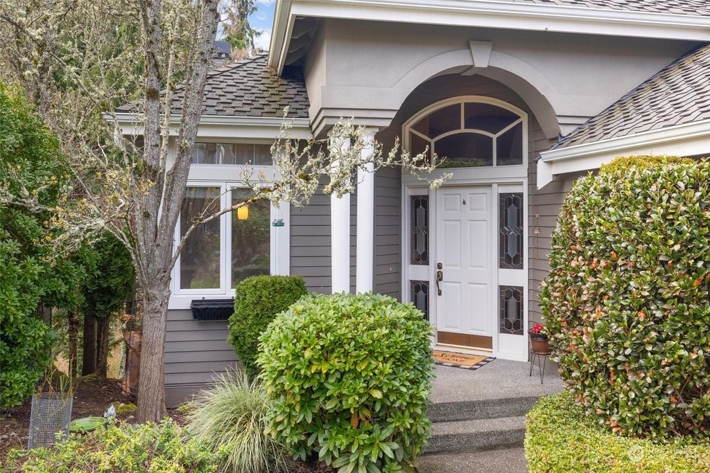 Photo of 11506 W Oakmont Drive, Mukilteo, WA 98275 (MLS # 2202898)