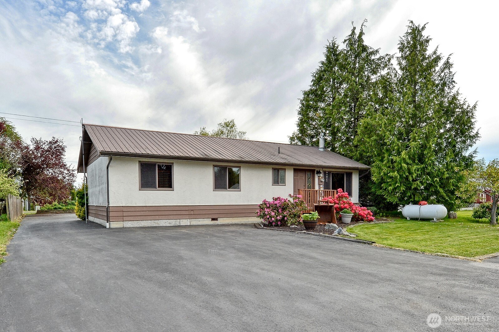 5621 W Shoreview