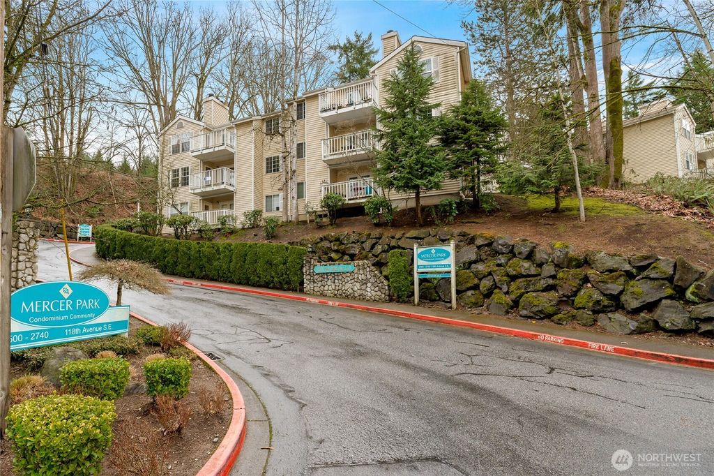 Photo of 2640 118 Avenue SE #7201, Bellevue, WA 98005 (MLS # 2494445)