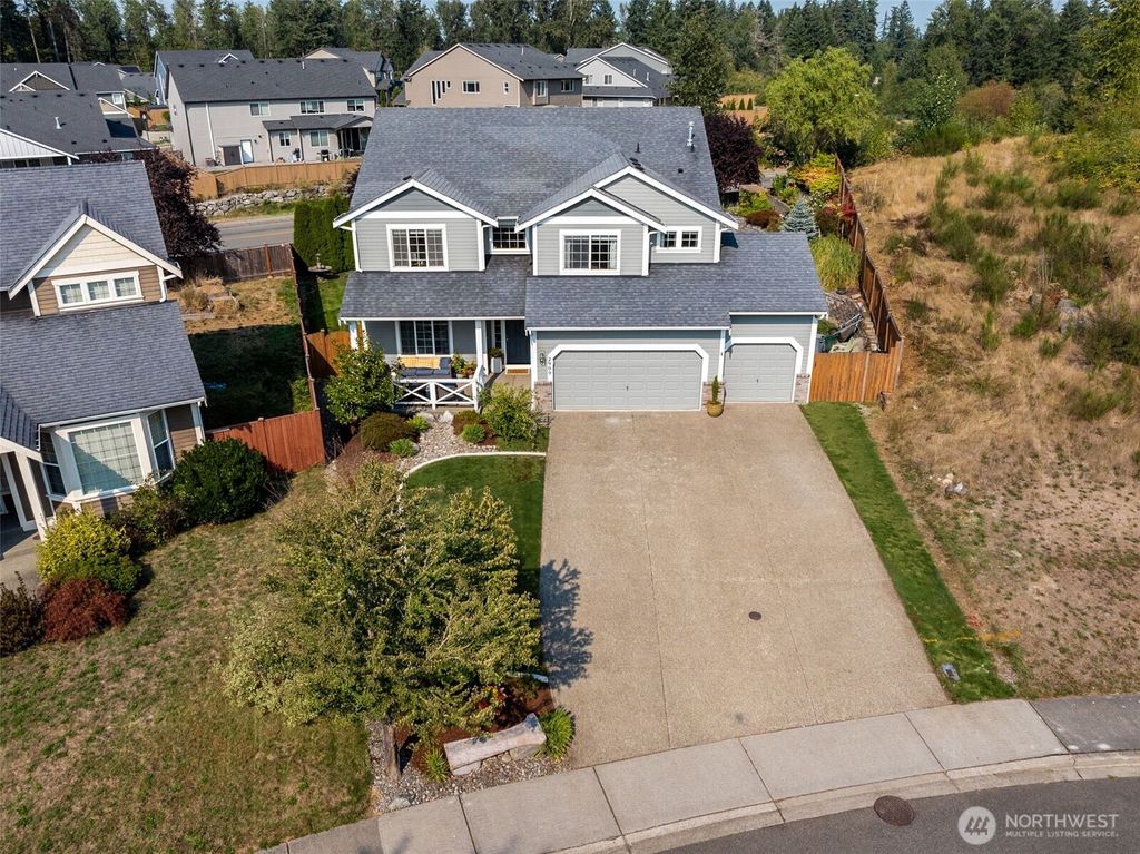 Photo of 2909 65th Street SE, Auburn, WA 98092 (MLS # 2429200)