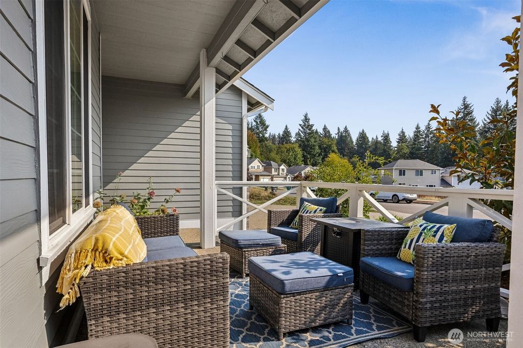 Photo of 2909 65th Street SE, Auburn, WA 98092 (MLS # 2429200)