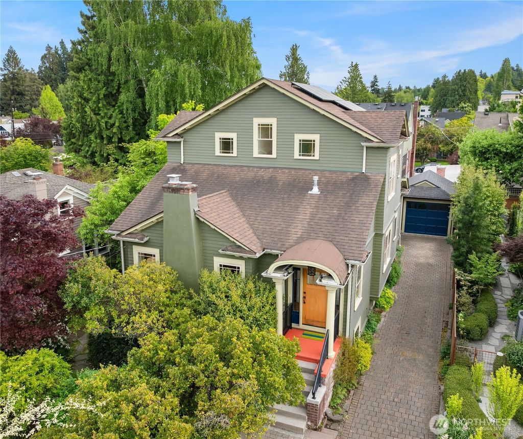Photo of 2421 E Calhoun Street, Seattle, WA 98112 (MLS # 2370853)