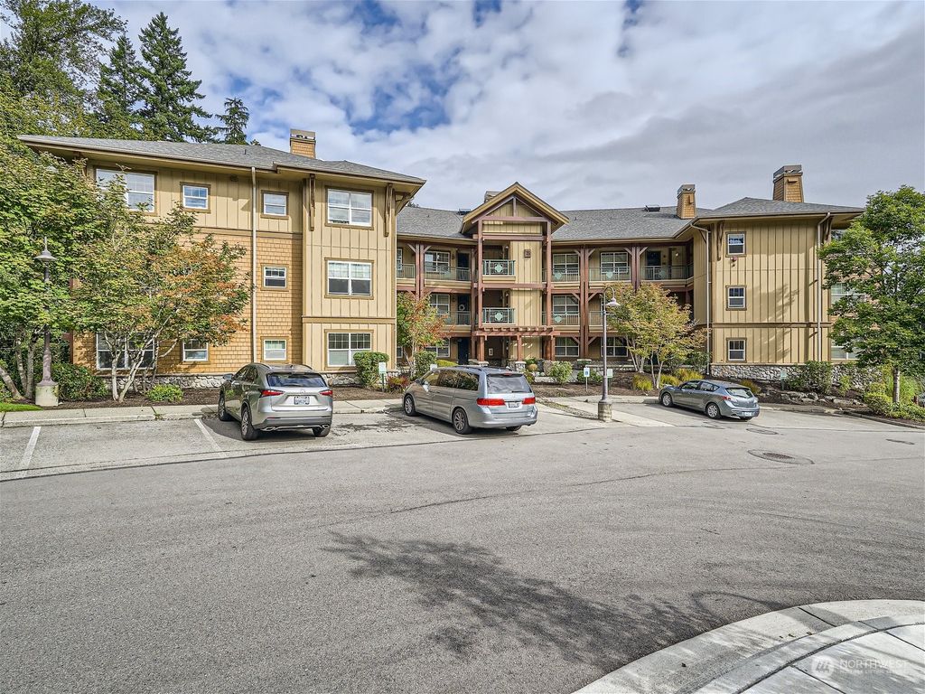 Photo of 1000 Cabin Creek Lane SW #B101, Issaquah, WA 98027 (MLS # 2159200)