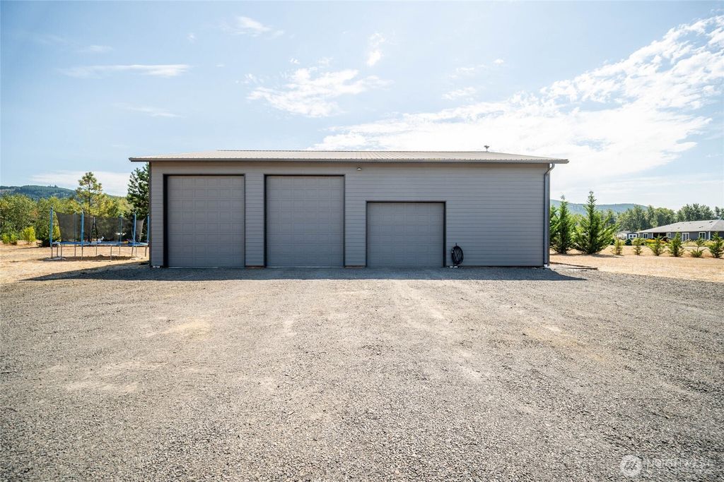 Photo of 195 Bay Point Drive, Castle Rock, WA 98611 (MLS # 2517197)