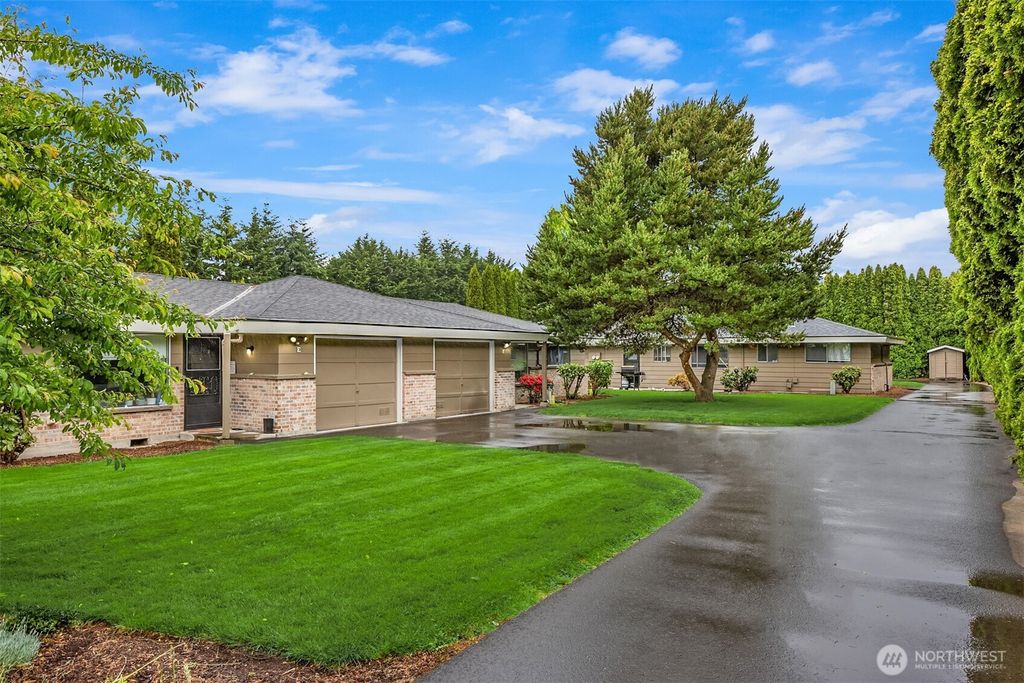 Photo of 501 21st Street SE, Auburn, WA 98002 (MLS # 2394373)