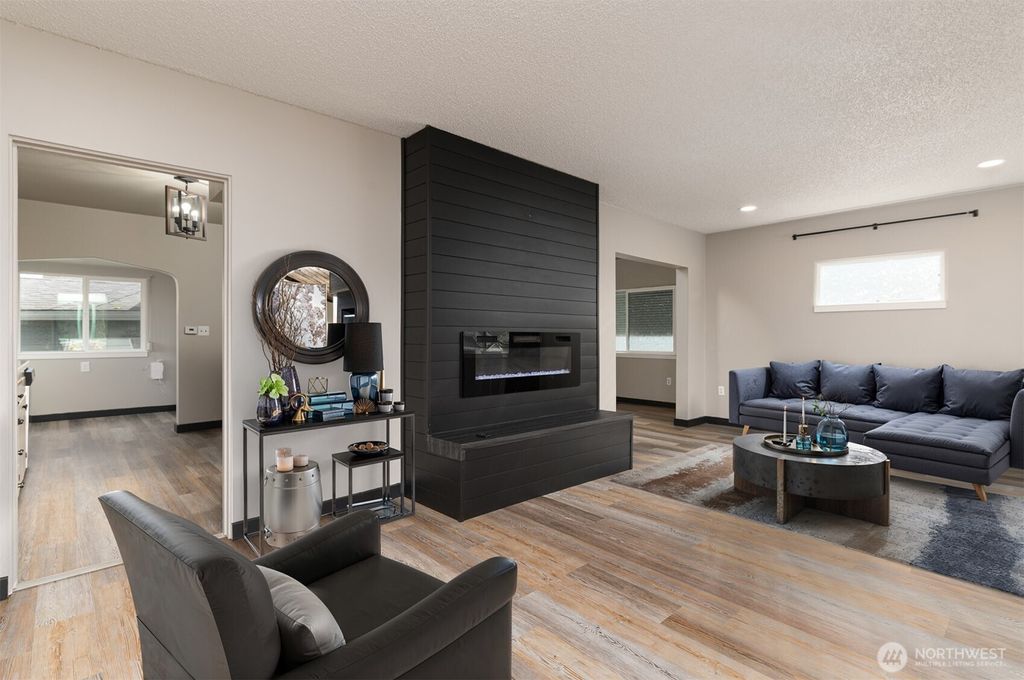 Photo of 1601 Virginia Avenue, Everett, WA 98201 (MLS # 2348004)