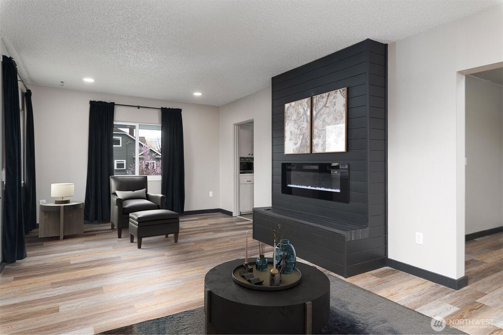 Photo of 1601 Virginia Avenue, Everett, WA 98201 (MLS # 2348004)