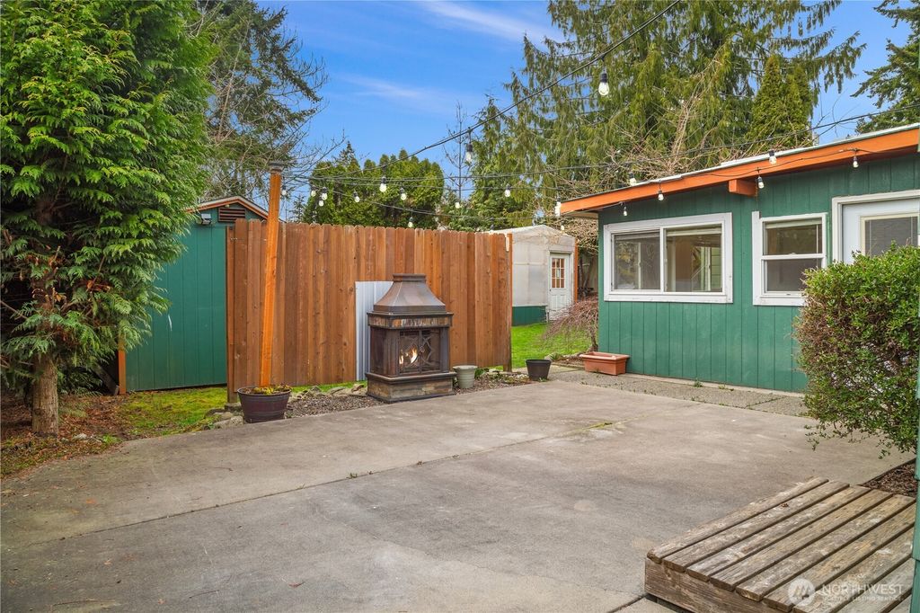 Photo of 24212 52nd Avenue, Mountlake Terrace, WA 98043 (MLS # 2342090)