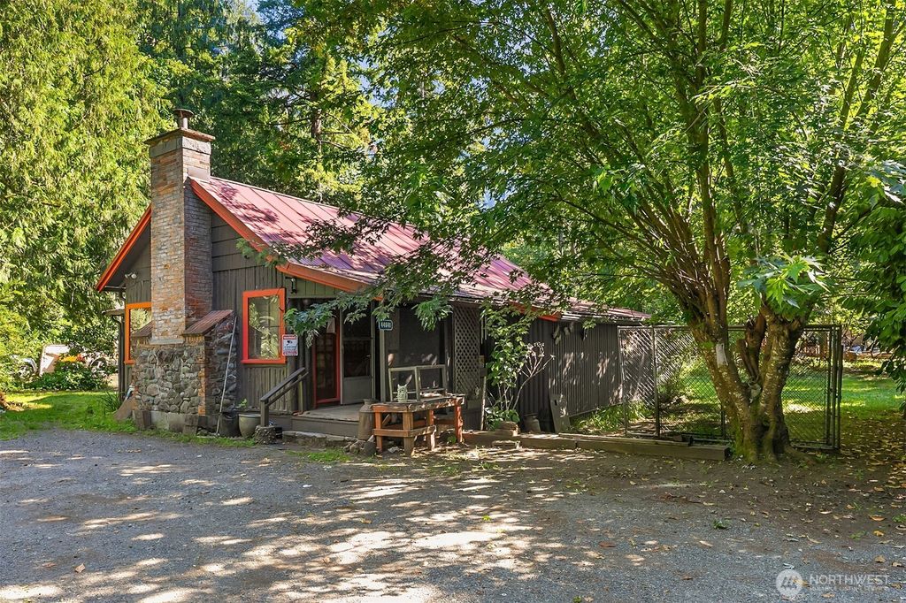 Photo of 44641 SE 71st Street, Snoqualmie, WA 98065 (MLS # 2408378)
