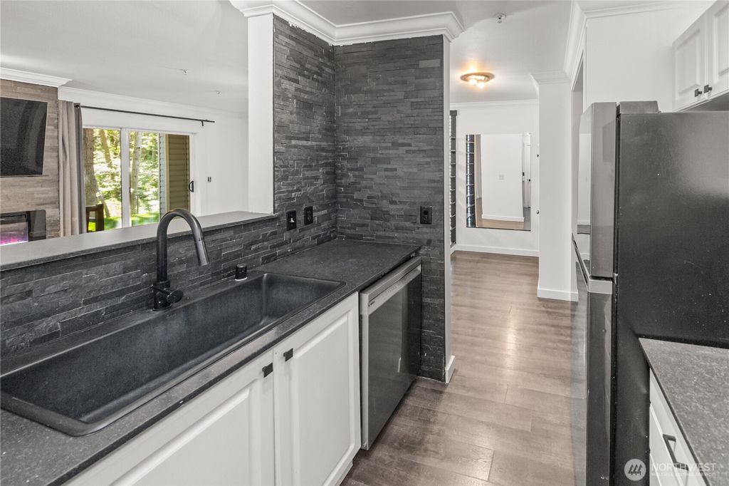 Photo of 33020 10th Avenue SW #E-103, Federal Way, WA 98023 (MLS # 2527506)