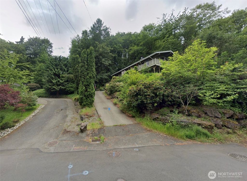 Photo of 8401 NE 169th Street Ct, Kenmore, WA 98028 (MLS # 2454129)