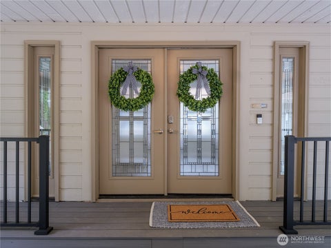 Photo of 15245 260th Avenue SE, Issaquah, WA 98027 (MLS # 2544584)