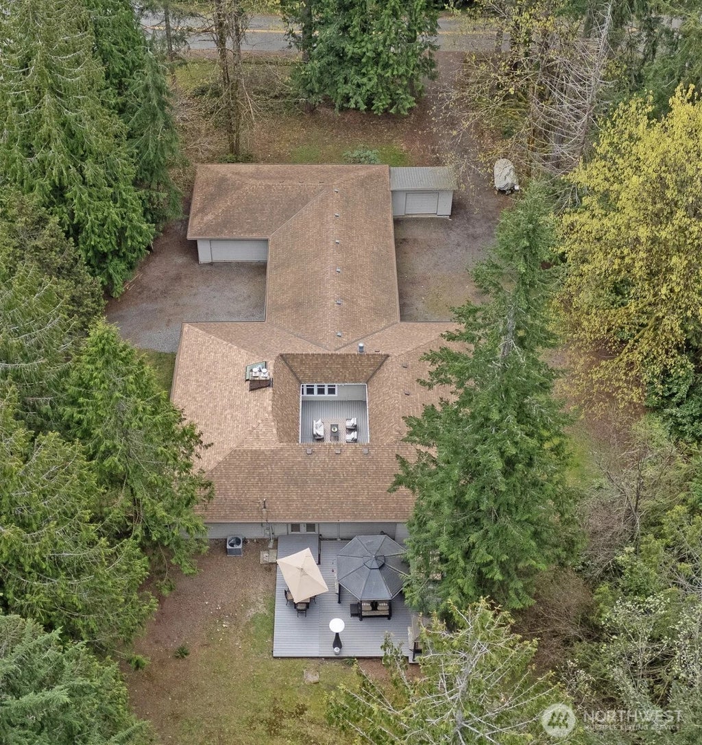 Photo of 15245 260th Avenue SE, Issaquah, WA 98027 (MLS # 2544584)