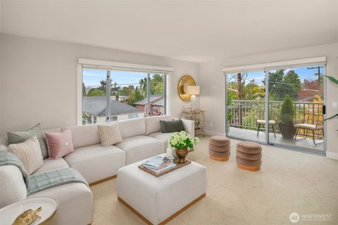 Photo of 7300 Woodlawn Avenue NE #401, Seattle, WA 98115 (MLS # 2439965)