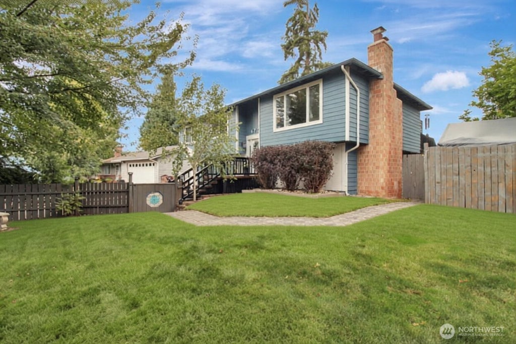 Photo of 6706 22nd Drive NE, Marysville, WA 98271 (MLS # 2575922)