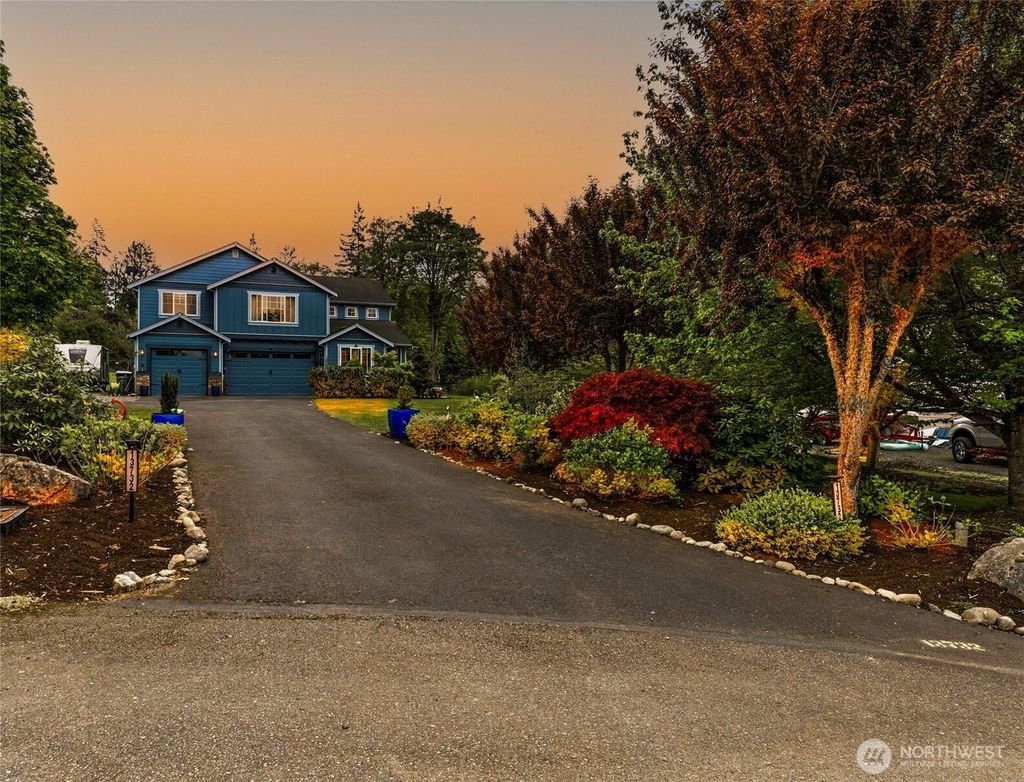 Photo of 13732 3rd Street SE, Snohomish, WA 98290 (MLS # 2514065)