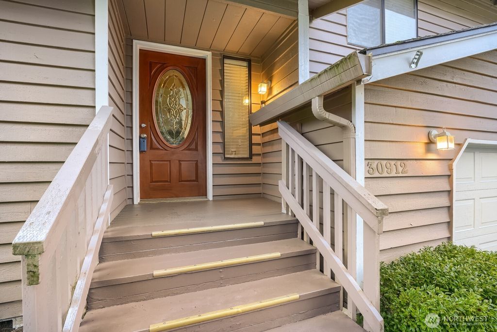 Photo of 30912 11th Avenue SW, Federal Way, WA 98023 (MLS # 2505594)