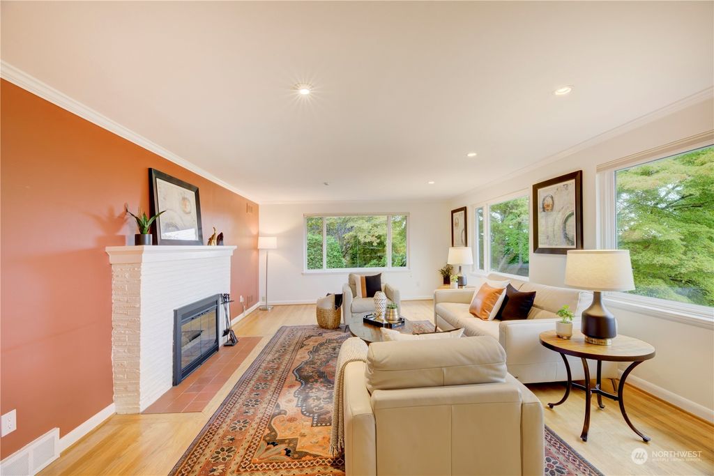 Photo of 4949 Erskine Way SW, Seattle, WA 98116 (MLS # 2160576)