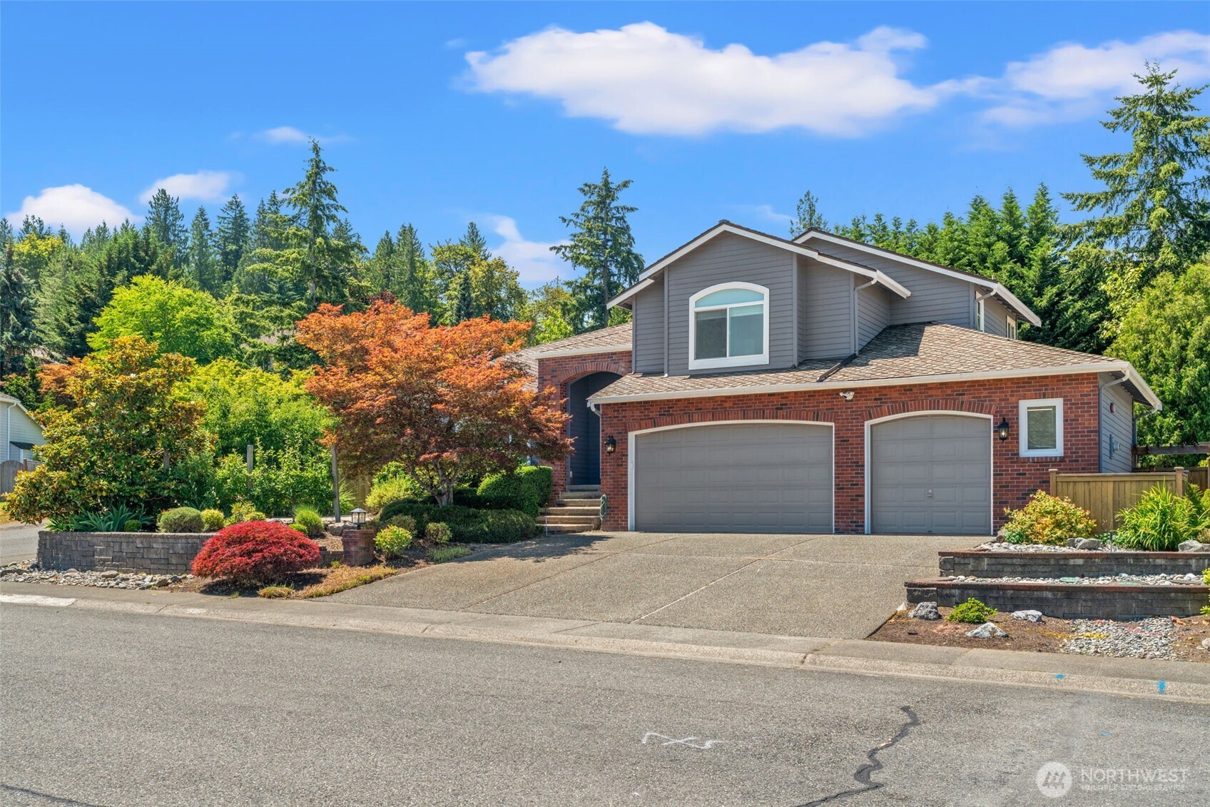 535 NW Datewood Drive
