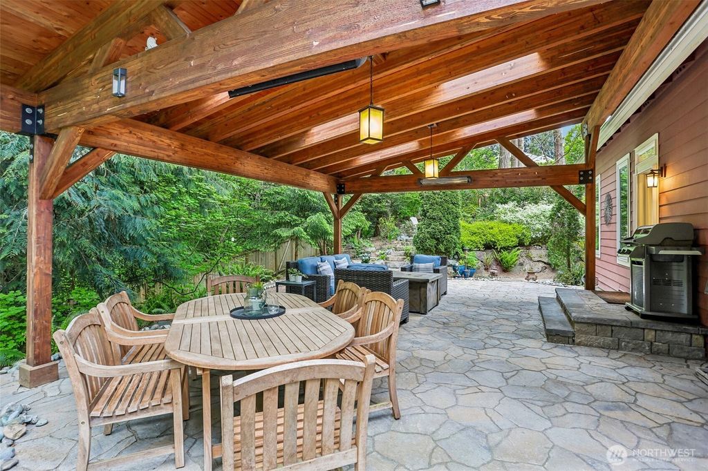 Photo of 9975 185th Court NE, Redmond, WA 98052 (MLS # 2513189)
