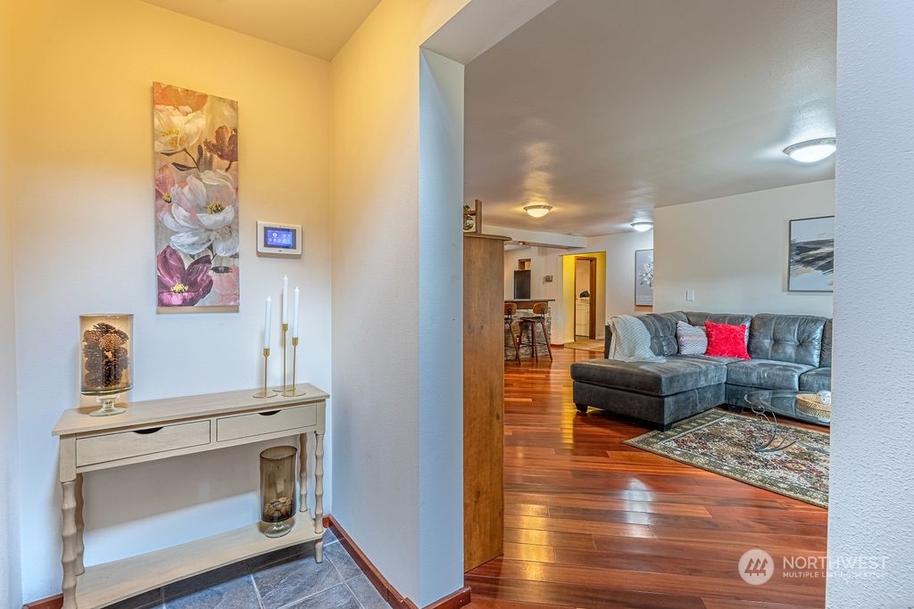 10620 Lake Steilacoom Drive SW