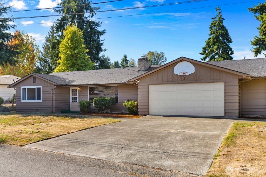 Photo of 16717 2nd Place S, Burien, WA 98148 (MLS # 2427979)