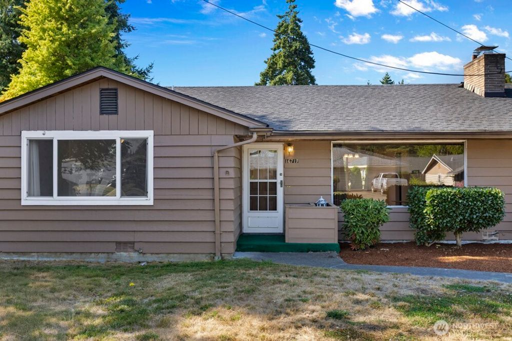 Photo of 16717 2nd Place S, Burien, WA 98148 (MLS # 2427979)