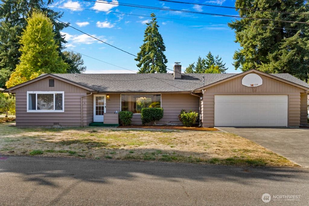 Photo of 16717 2nd Place S, Burien, WA 98148 (MLS # 2427979)
