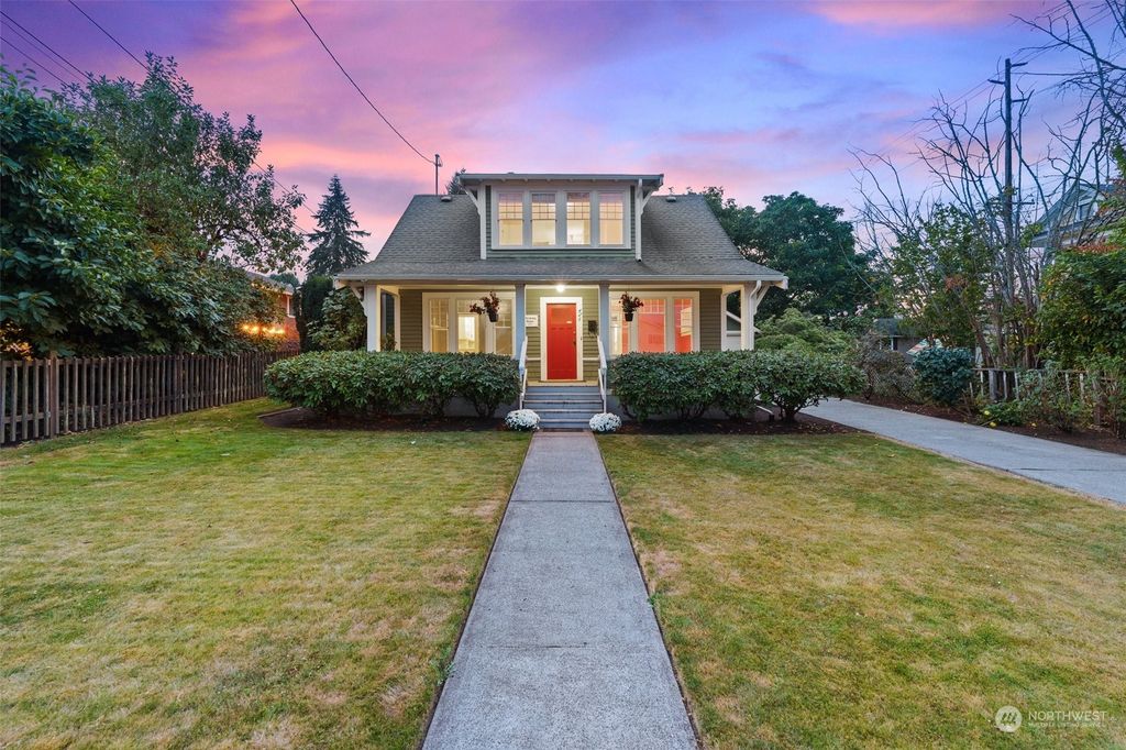 Photo of 426 Union Avenue, Snohomish, WA 98290 (MLS # 1993118)