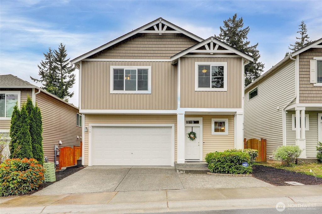 Photo of 916 138th Place SW, Everett, WA 98204 (MLS # 2378991)