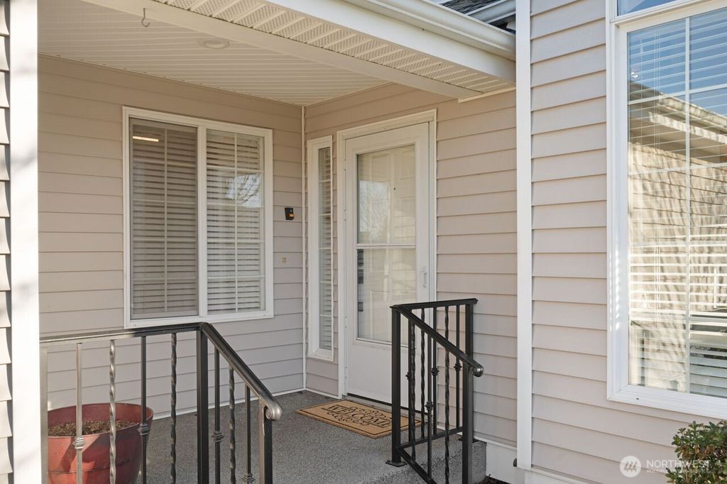 Photo of 14125 SE 238th Lane, Kent, WA 98042 (MLS # 2485343)