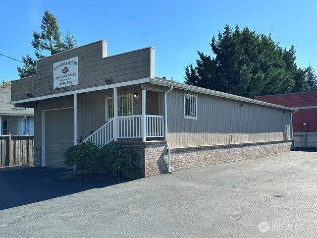 Photo of 707 Park Street, Snoqualmie, WA 98065 (MLS # 2584964)