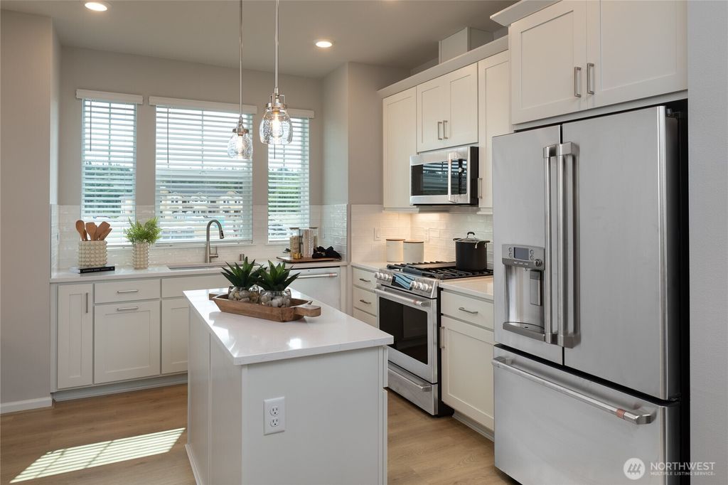 Photo of 19288 NE 69th Circle #103, Redmond, WA 98052 (MLS # 2448771)