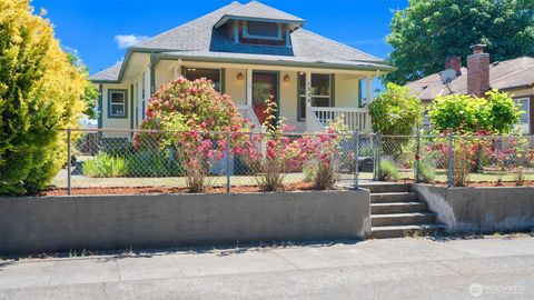 Photo of 1334 Elizabeth Avenue, Bremerton, WA 98337 (MLS # 2390590)