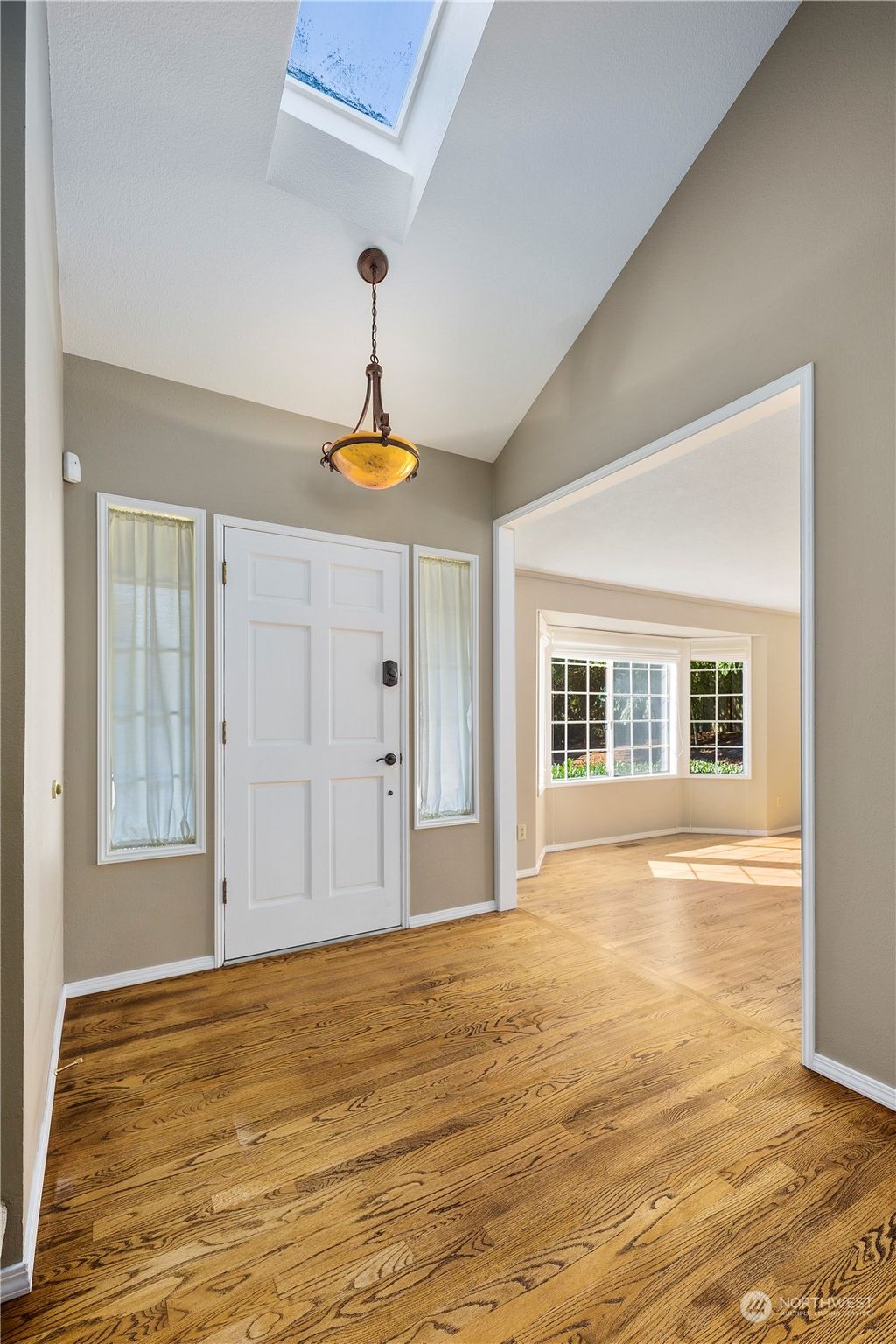 Photo of 16224 SE 48th Street, Bellevue, WA 98006 (MLS # 2015058)