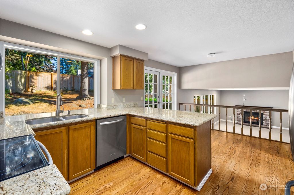 Photo of 16224 SE 48th Street, Bellevue, WA 98006 (MLS # 2015058)