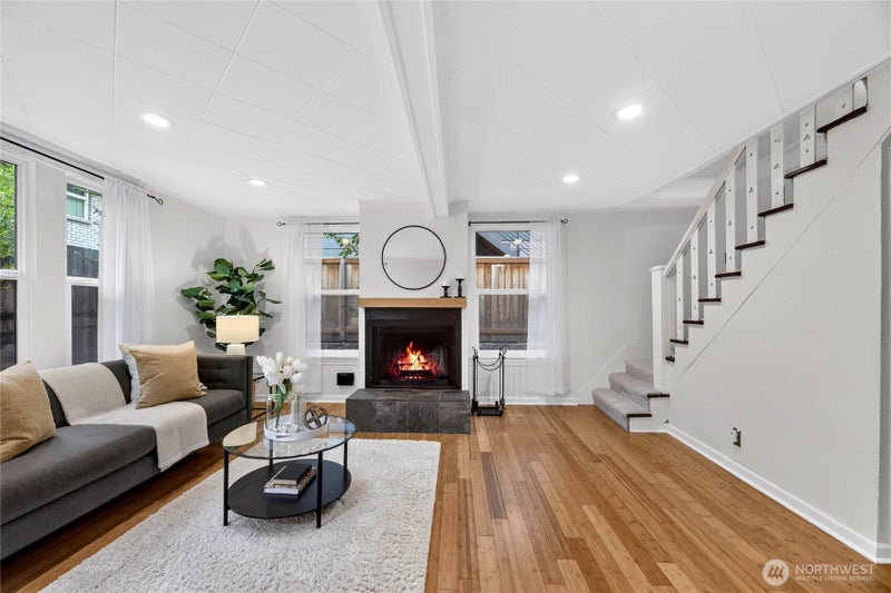2732 NE 54th Street