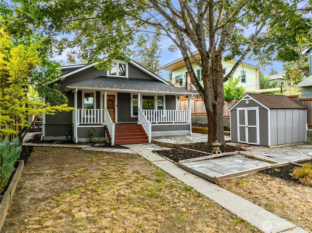 Photo of 2732 NE 54th Street, Seattle, WA 98105 (MLS # 2584723)