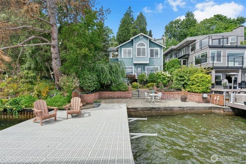 Photo of 11728 Riviera Place NE, Seattle, WA 98125 (MLS # 2560921)