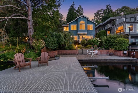 Photo of 11728 Riviera Place NE, Seattle, WA 98125 (MLS # 2560921)
