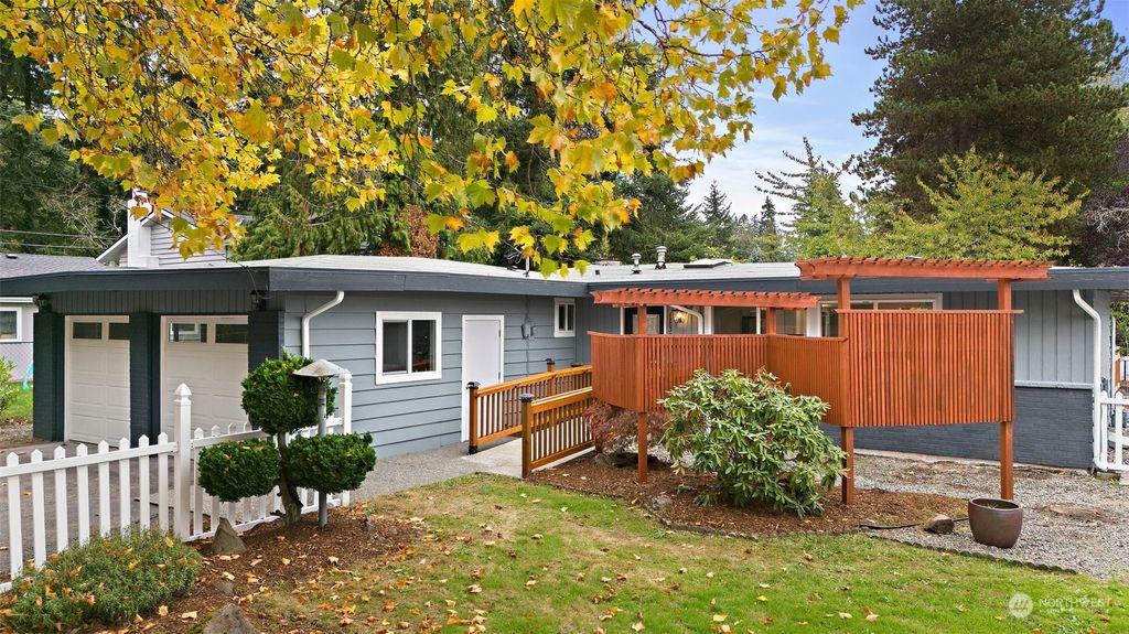 Photo of 17632 Meridian Avenue N, Shoreline, WA 98133 (MLS # 2174868)