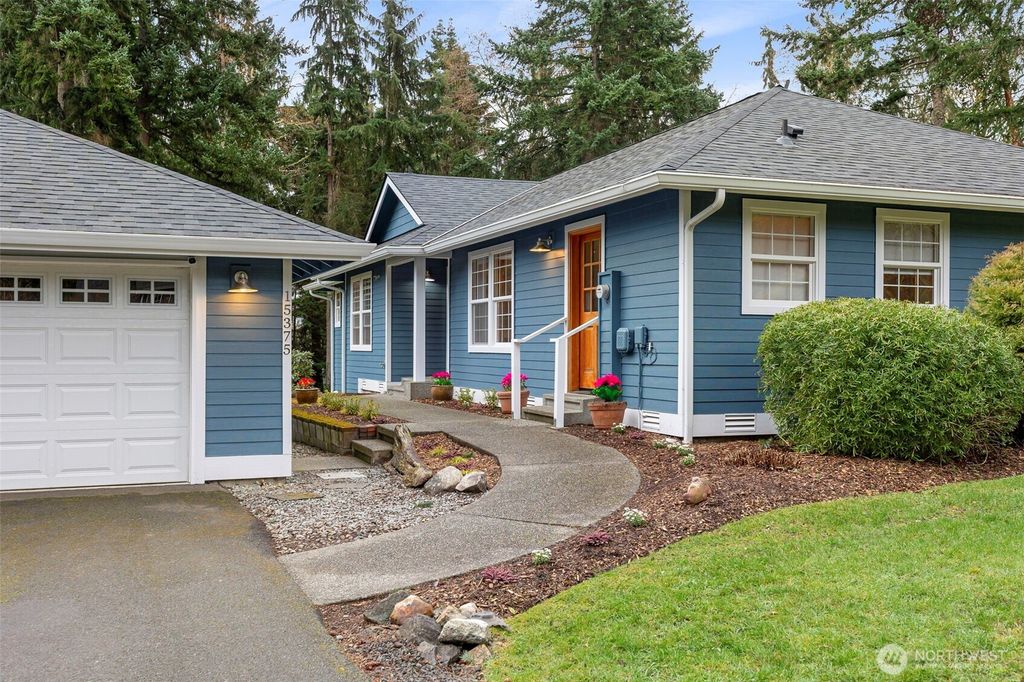 Photo of 15375 Sunrise Drive NE, Bainbridge Island, WA 98110 (MLS # 2489208)